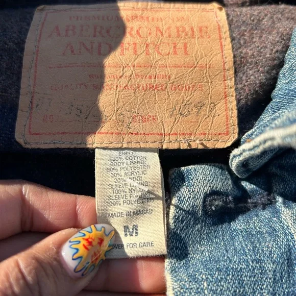 Vintage Abercrombie & Fitch Blue Denim Trucker Jacket Men’s medium Rare - Picture 3 of 10